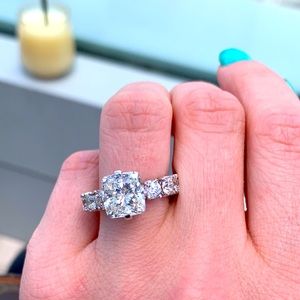 18k 9.00ct Diamond Eternity Ring